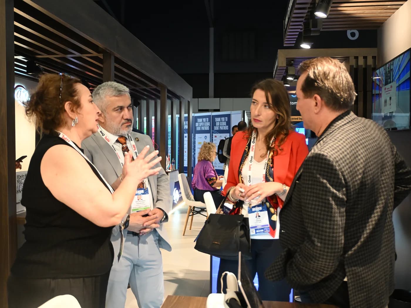 Industry conversation at the SOLONPORT stand
